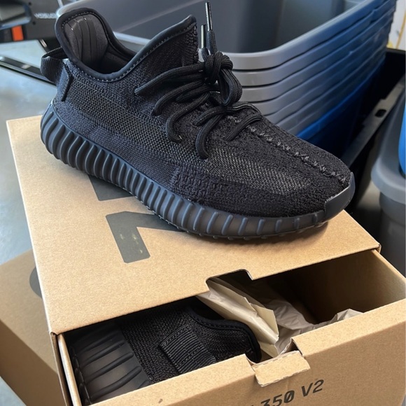 Yeezy boost 350 - Picture 3 of 3